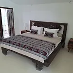 Bear Cottage 4 Bedroom Luxury Villa - Petitenget, Seminyak